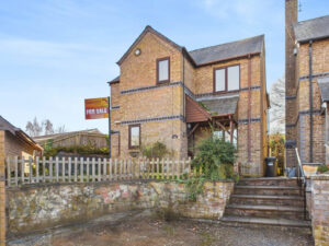 High Street, Greens Norton, NN12