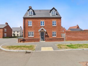 Uttoxeter Way, Towcester, NN12