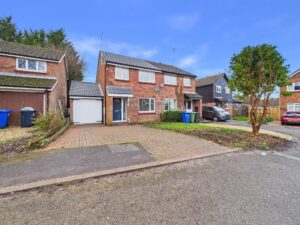 Kensington Close, Towcester, NN12