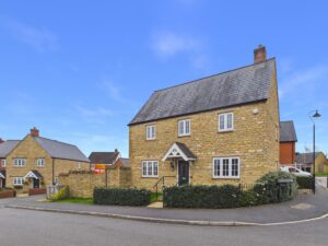 Roberts Road, Silverstone, NN12