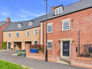 Redcar Road, Towcester, NN12