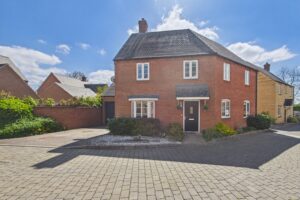 Freemans Way, Greens Norton, NN12