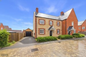 Lingfield Lane, Towcester, NN12