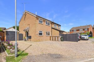 Tennyson Close, Towcester, NN12